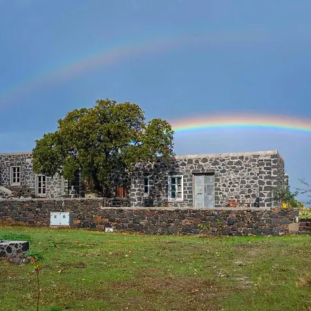Appartement Pavlaina Complex Of Traditional Residences In Nisyros. Enjoy The Garden And The Sea View *