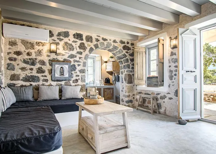Pavlaina Complex Of Traditional Residences In Nisyros. Enjoy The Garden And The Sea View