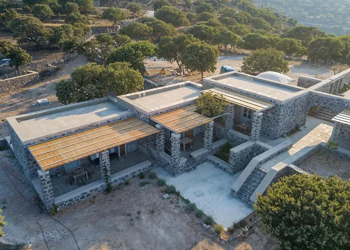 Pavlaina Complex Of Traditional Residences In Nisyros. Enjoy The Garden And The Sea View