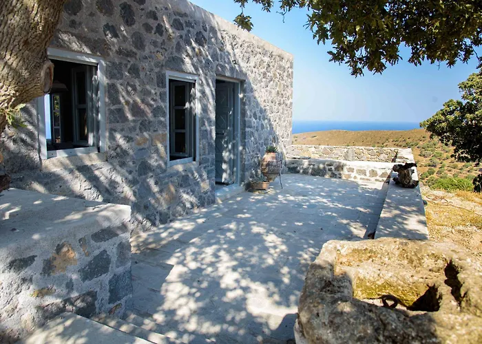 Pavlaina Complex Of Traditional Residences In Nisyros. Enjoy The Garden And The Sea View * Εμπορειός