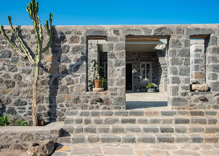 Pavlaina Complex Of Traditional Residences In Nisyros. Enjoy The Garden And The Sea View Διαμέρισμα Εμπορειός