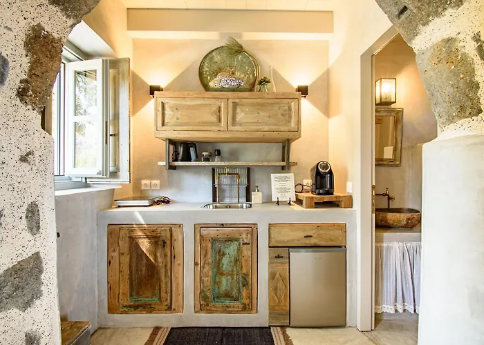Pavlaina Complex Of Traditional Residences In Nisyros. Enjoy The Garden And The Sea View Διαμέρισμα *