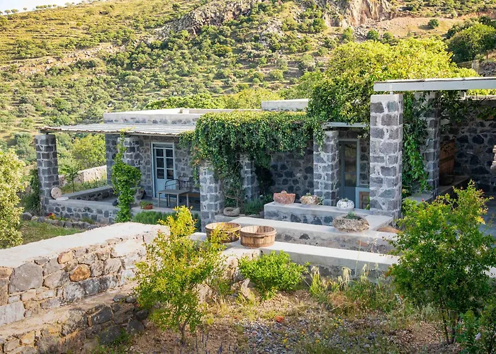 Pavlaina Complex Of Traditional Residences In Nisyros. Enjoy The Garden And The Sea View *
