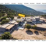Pavlaina Complex Of Traditional Residences In Nisyros. Enjoy The Garden And The Sea View Διαμέρισμα