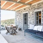 Pavlaina Complex Of Traditional Residences In Nisyros. Enjoy The Garden And The Sea View * Εμπορειός