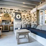 Pavlaina Complex Of Traditional Residences In Nisyros. Enjoy The Garden And The Sea View Εμπορειός