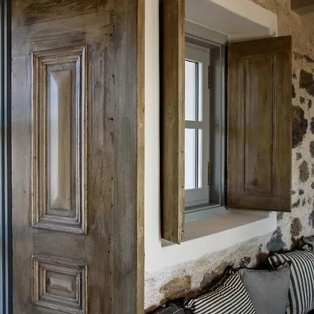 Apartment Pavlaina Complex Of Traditional Residences In Nisyros. Enjoy The Garden And The Sea View