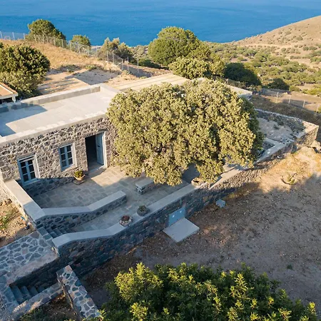 Lejlighed Pavlaina Complex Of Traditional Residences In Nisyros. Enjoy The Garden And The Sea View