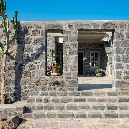 Pavlaina Complex Of Traditional Residences In Nisyros. Enjoy The Garden And The Sea View Apartment Emporeios (Nisyros)