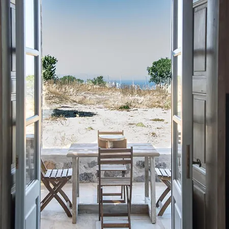 Pavlaina Complex Of Traditional Residences In Nisyros. Enjoy The Garden And The Sea View * Emporeios (Nisyros)