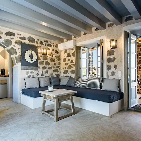 Pavlaina Complex Of Traditional Residences In Nisyros. Enjoy The Garden And The Sea View