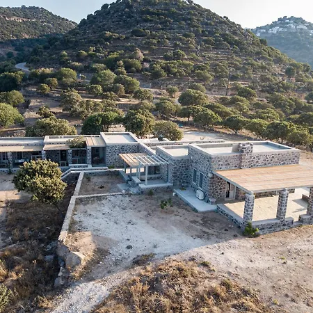 Daire Pavlaina Complex Of Traditional Residences In Nisyros. Enjoy The Garden And The Sea View *