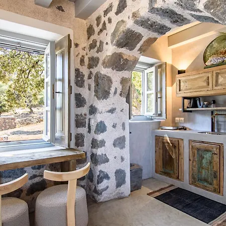 Pavlaina Complex Of Traditional Residences In Nisyros. Enjoy The Garden And The Sea View *