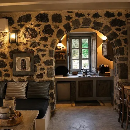 Διαμέρισμα Pavlaina Complex Of Traditional Residences In Nisyros. Enjoy The Garden And The Sea View Εμπορειός