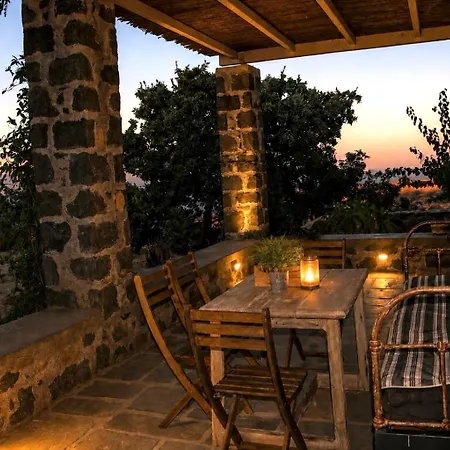 Pavlaina Complex Of Traditional Residences In Nisyros. Enjoy The Garden And The Sea View Διαμέρισμα Εμπορειός